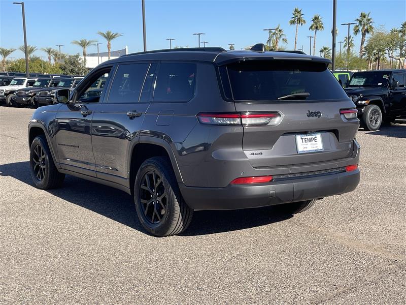 Jeep Grand Cherokee L Laredo 4WD 2024