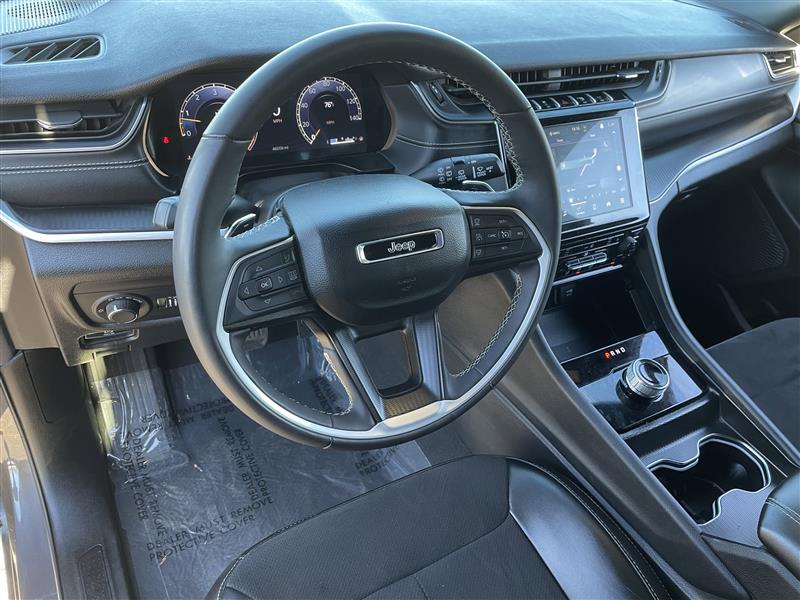 Jeep Grand Cherokee L Laredo 4WD 2024