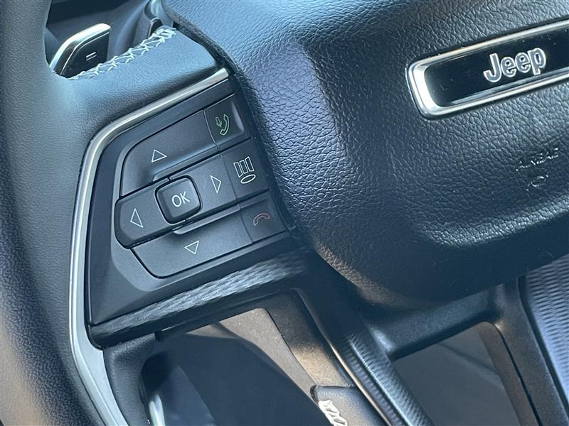 Jeep Grand Cherokee L Laredo 4WD 2024