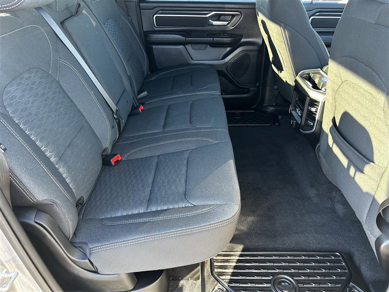 RAM 1500 Big Horn Crew Cab SWB 4WD 2025