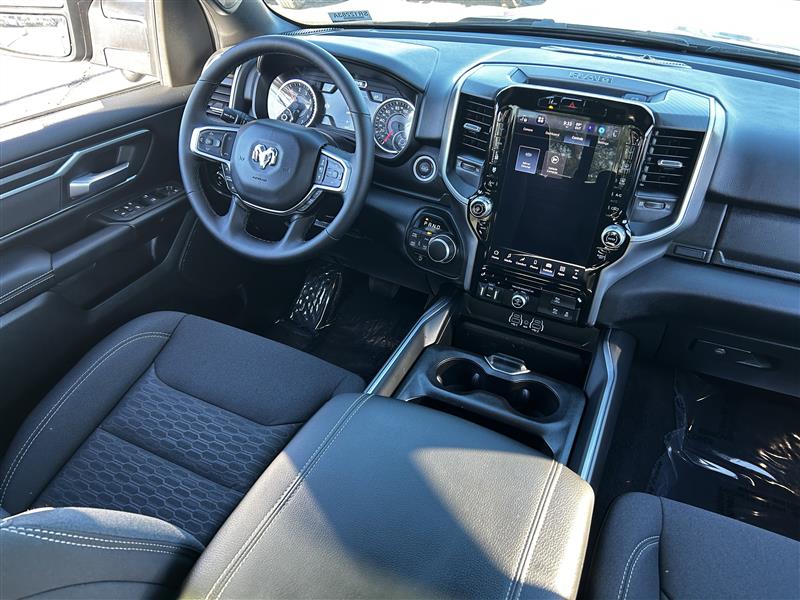 RAM 1500 Big Horn Crew Cab SWB 4WD 2025