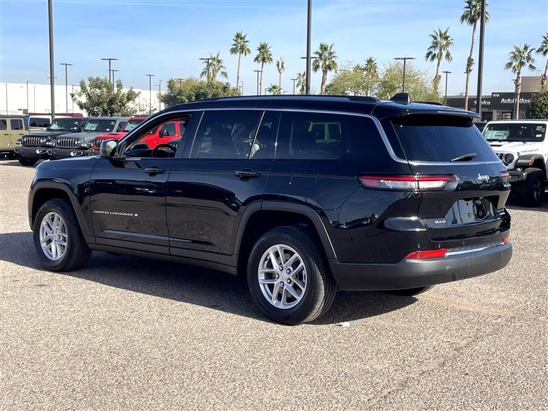 Jeep Grand Cherokee L Laredo 4WD 2023