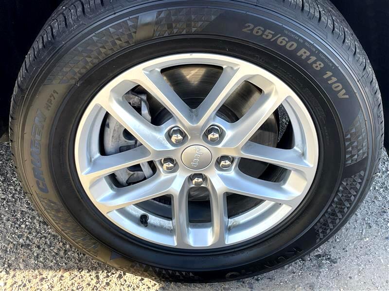 Jeep Grand Cherokee L Laredo 4WD 2023