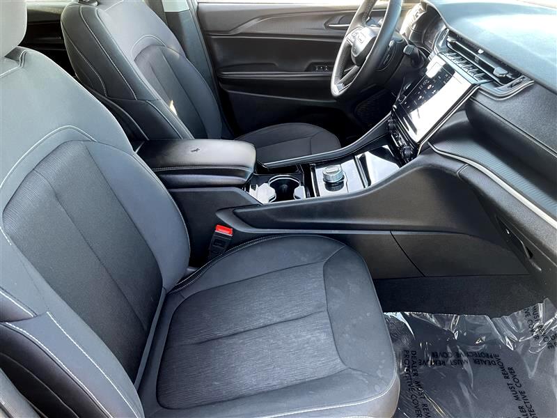 Jeep Grand Cherokee L Laredo 4WD 2023