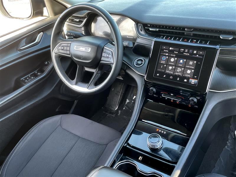 Jeep Grand Cherokee L Laredo 4WD 2023