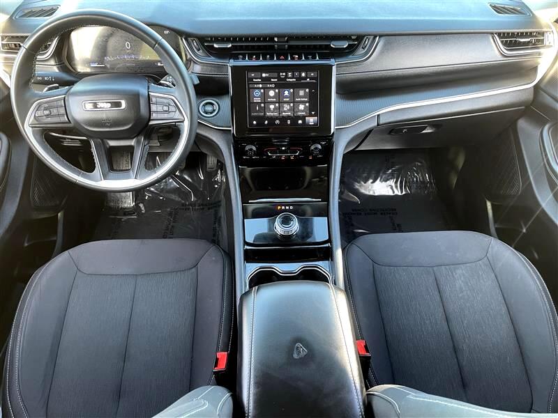 Jeep Grand Cherokee L Laredo 4WD 2023