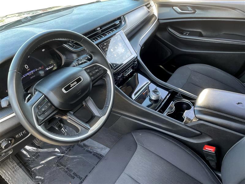 Jeep Grand Cherokee L Laredo 4WD 2023