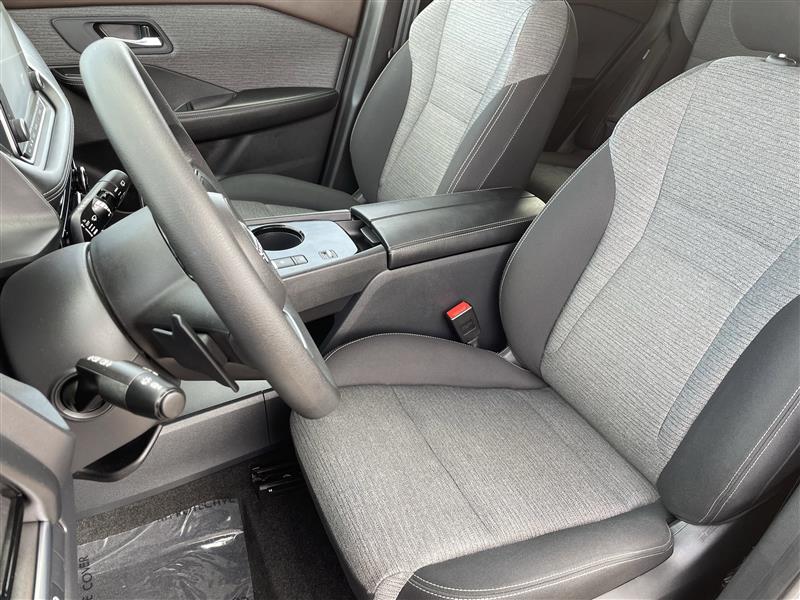 Nissan Rogue SV 2023