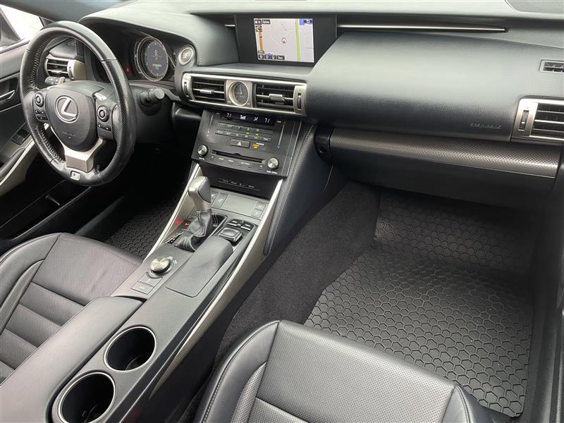 Lexus IS 300 AWD 2016