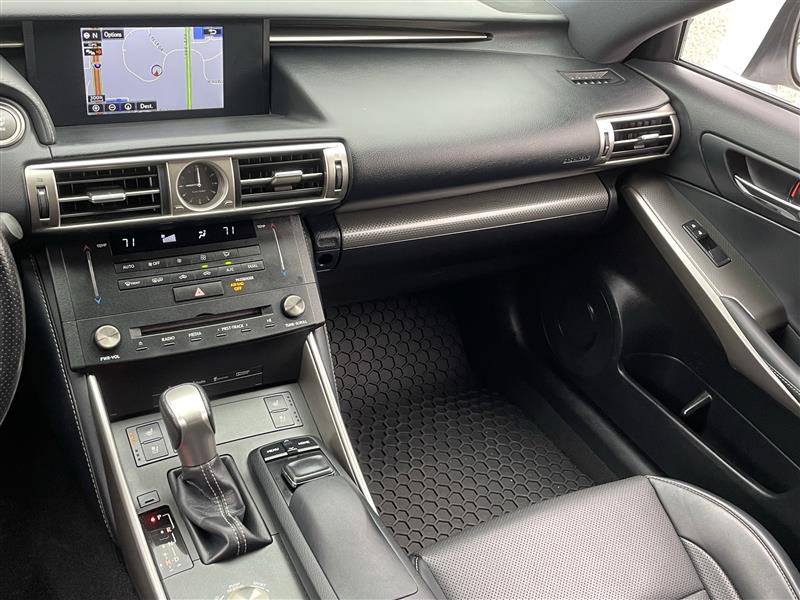 Lexus IS 300 AWD 2016