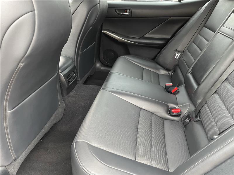 Lexus IS 300 AWD 2016