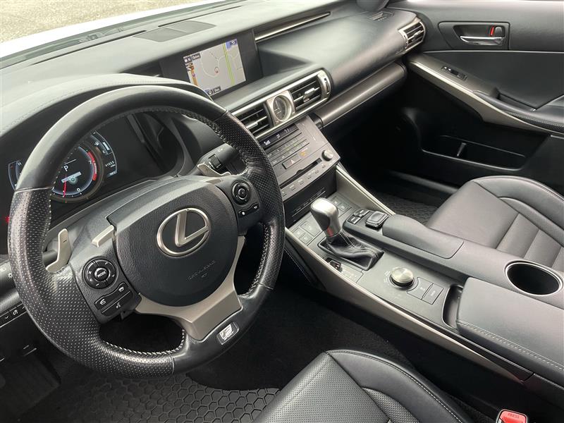 Lexus IS 300 AWD 2016