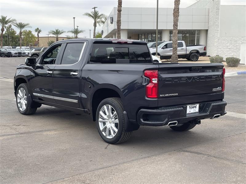 Chevrolet Silverado 1500 High Country Crew Cab 4WD 2024