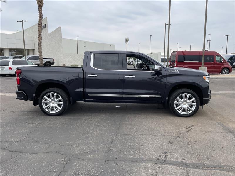 Chevrolet Silverado 1500 High Country Crew Cab 4WD 2024