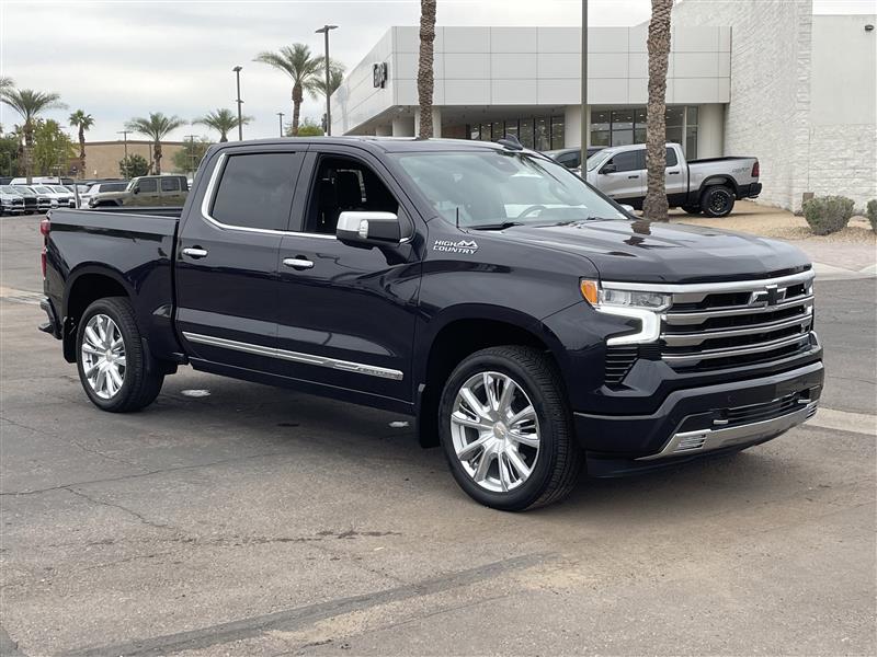 Chevrolet Silverado 1500 High Country Crew Cab 4WD 2024