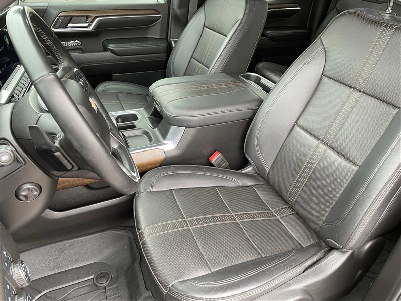 Chevrolet Silverado 1500 High Country Crew Cab 4WD 2024