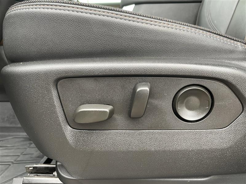 Chevrolet Silverado 1500 High Country Crew Cab 4WD 2024