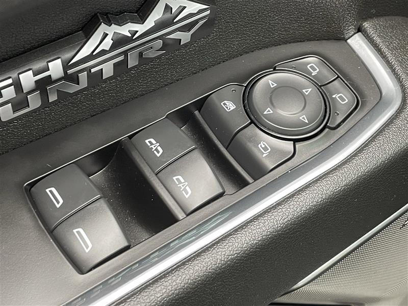 Chevrolet Silverado 1500 High Country Crew Cab 4WD 2024