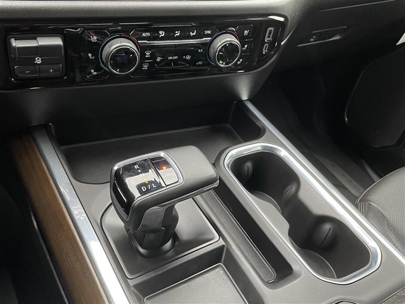 Chevrolet Silverado 1500 High Country Crew Cab 4WD 2024