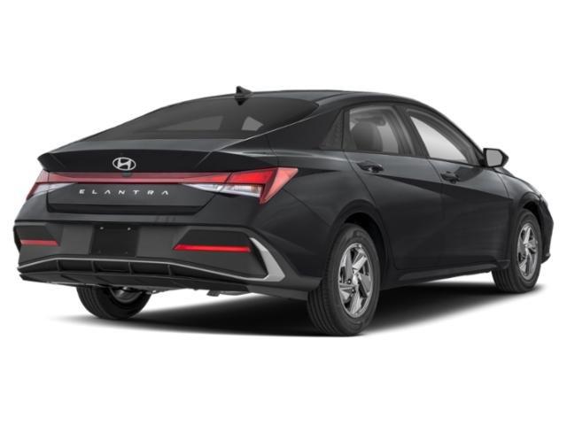 Hyundai Elantra SE 2025