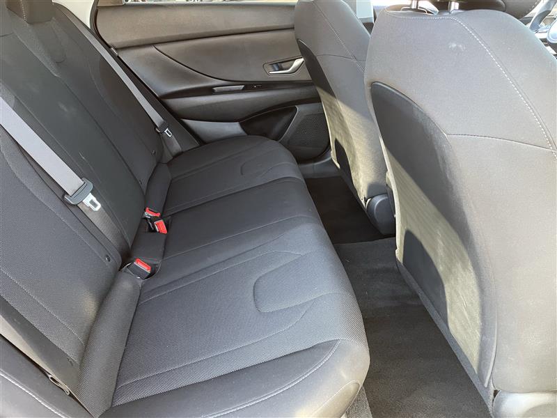 Hyundai Elantra SE 2025