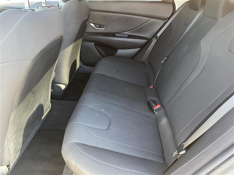 Hyundai Elantra SE 2025