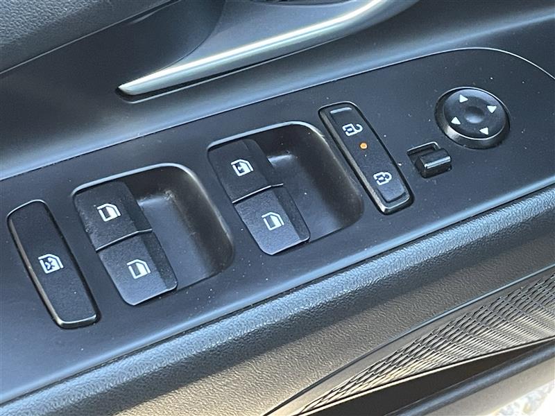 Hyundai Elantra SE 2025