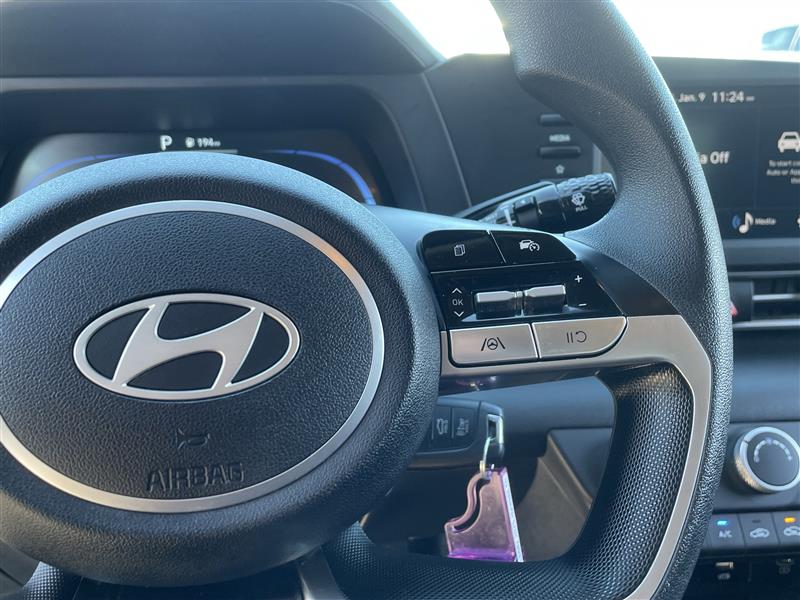 Hyundai Elantra SE 2025