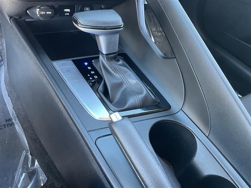 Hyundai Elantra SE 2025