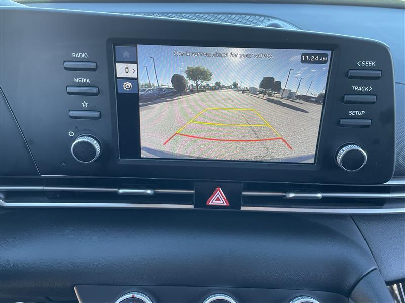 Hyundai Elantra SE 2025