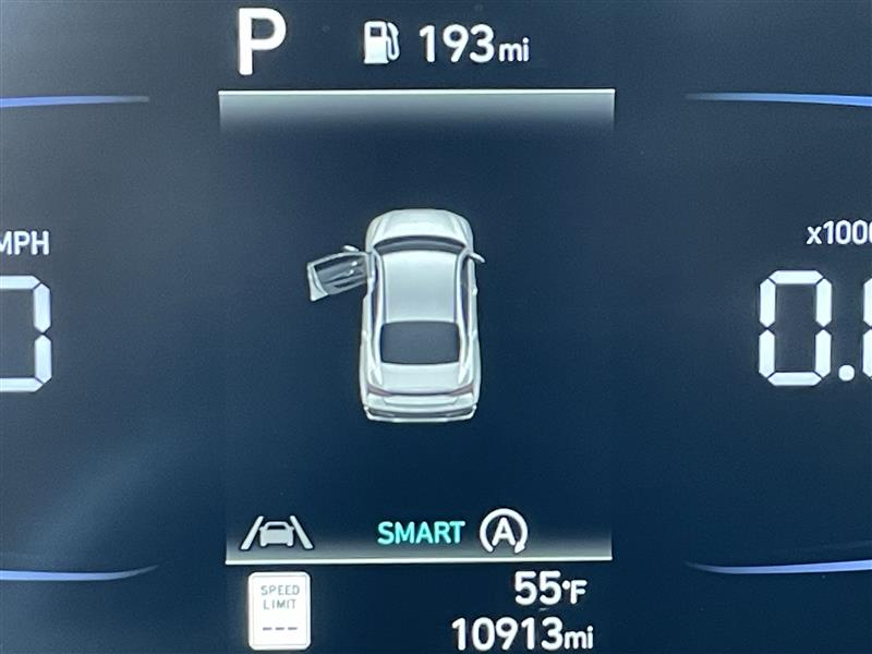 Hyundai Elantra SE 2025