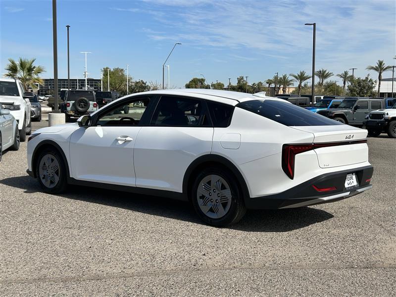 Kia K4 LX 2025
