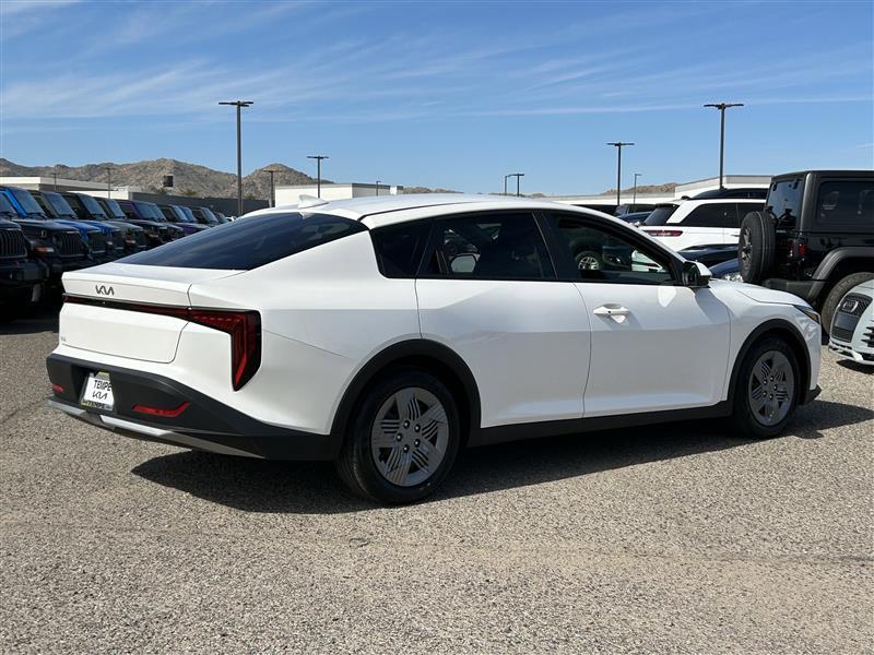 Kia K4 LX 2025