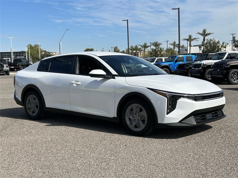 Kia K4 LX 2025