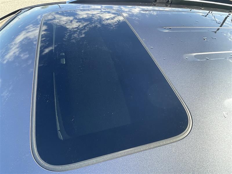 Honda Pilot Touring w/Rear Captains Chairs 2022