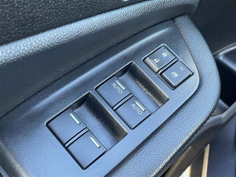 Honda Pilot Touring w/Rear Captains Chairs 2022