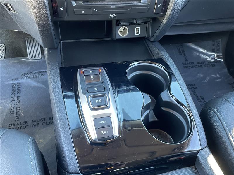 Honda Pilot Touring w/Rear Captains Chairs 2022