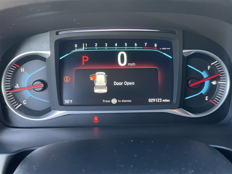 Honda Pilot Touring w/Rear Captains Chairs 2022