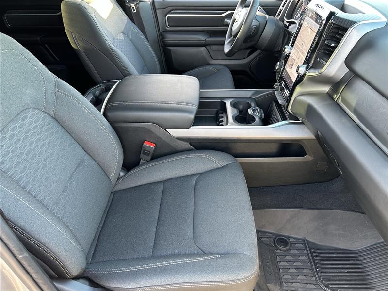 RAM 1500 Big Horn Crew Cab SWB 4WD 2025