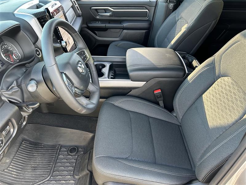 RAM 1500 Big Horn Crew Cab SWB 4WD 2025