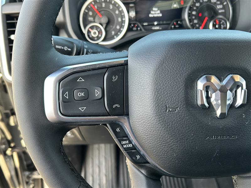RAM 1500 Big Horn Crew Cab SWB 4WD 2025