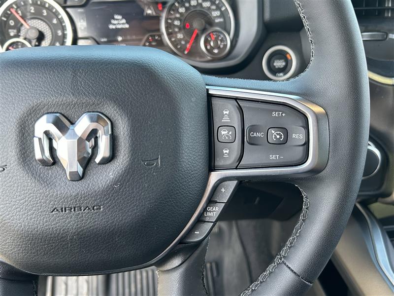 RAM 1500 Big Horn Crew Cab SWB 4WD 2025