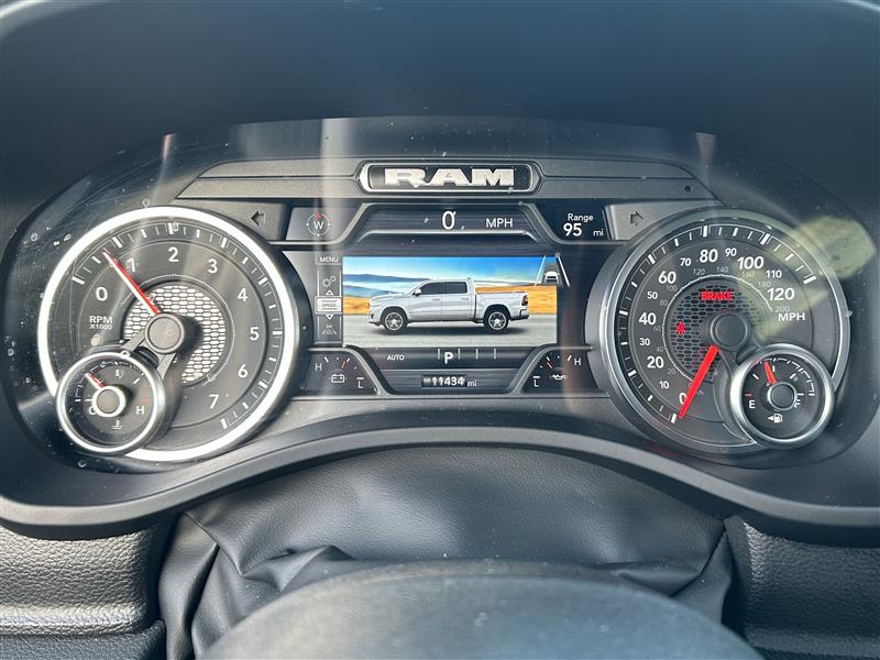 RAM 1500 Big Horn Crew Cab SWB 4WD 2025