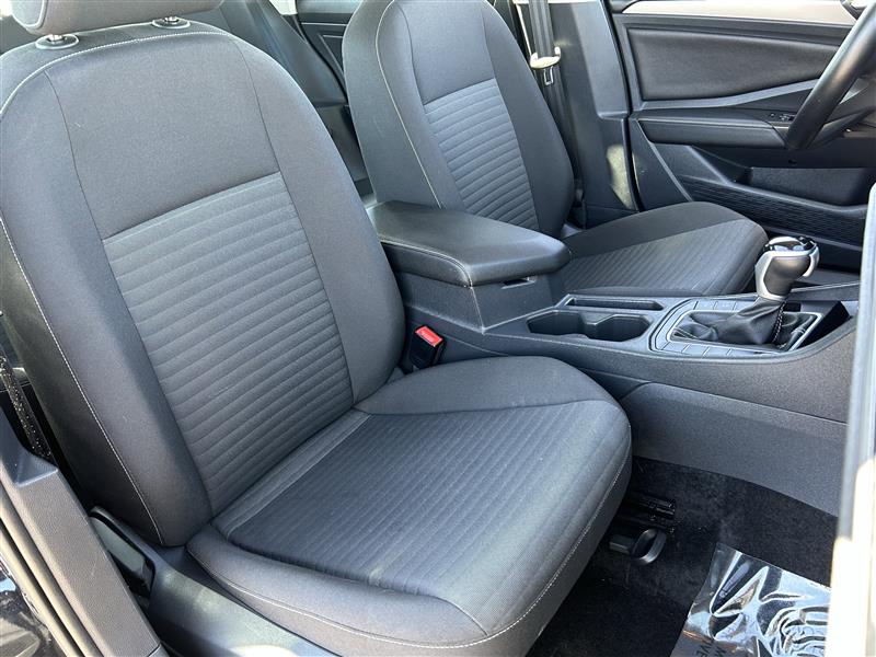 Volkswagen Jetta S 2024