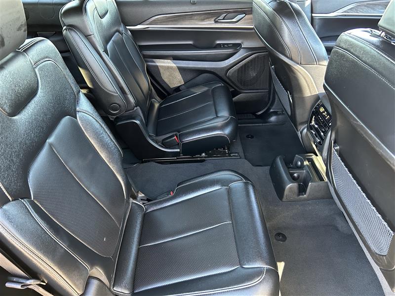 Jeep Grand Cherokee L Limited 4WD 2024