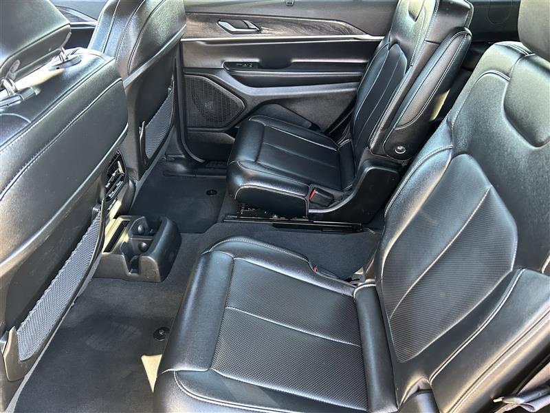 Jeep Grand Cherokee L Limited 4WD 2024