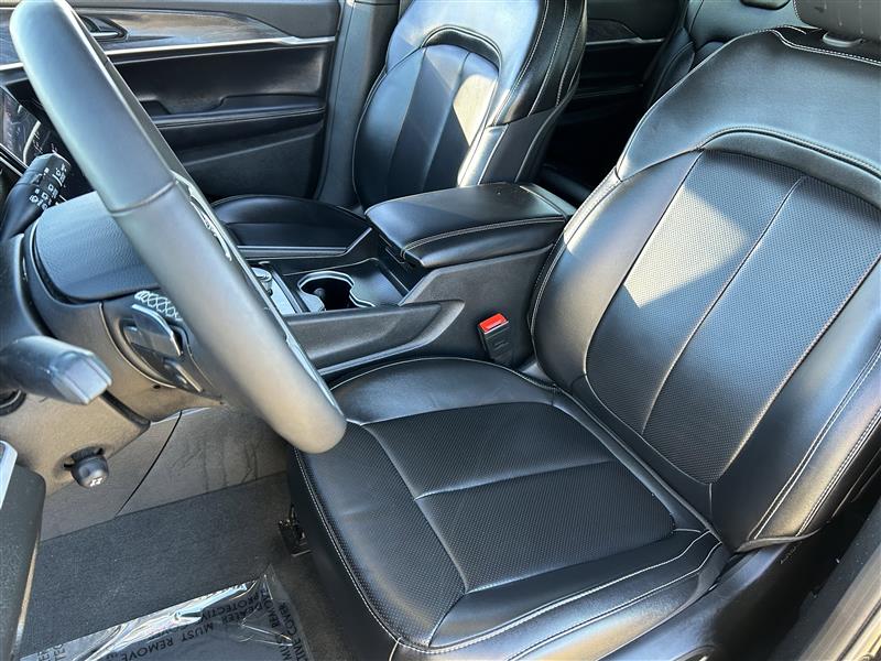 Jeep Grand Cherokee L Limited 4WD 2024