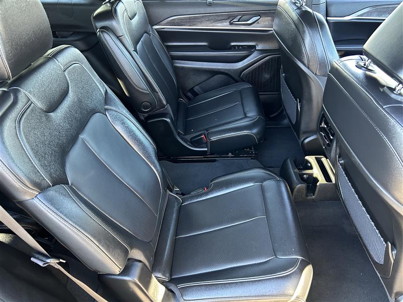 Jeep Grand Cherokee L Limited 4WD 2024