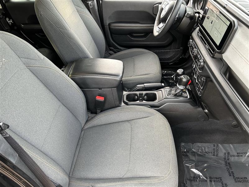 Jeep Wrangler Sahara 2024