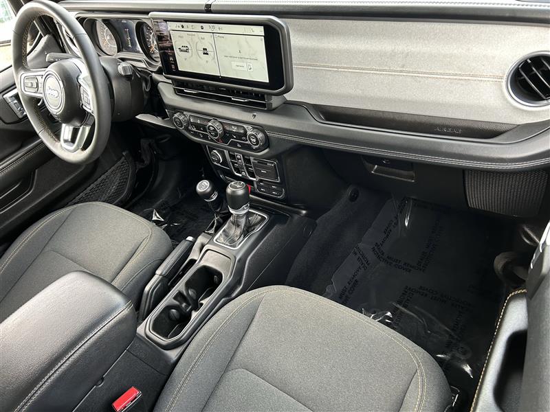 Jeep Wrangler Sahara 2024